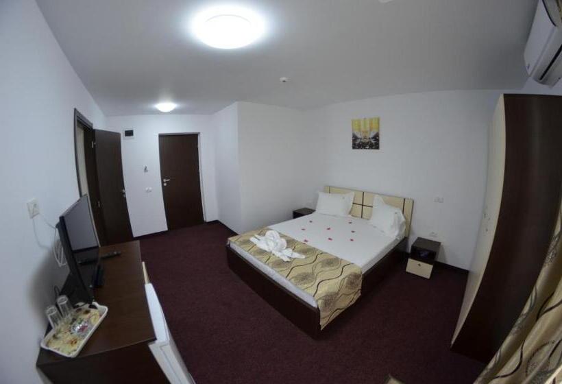 膳宿费 Razvan Holiday