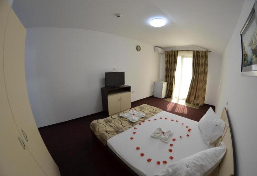 膳宿费 Razvan Holiday