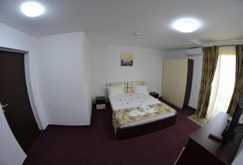 膳宿费 Razvan Holiday