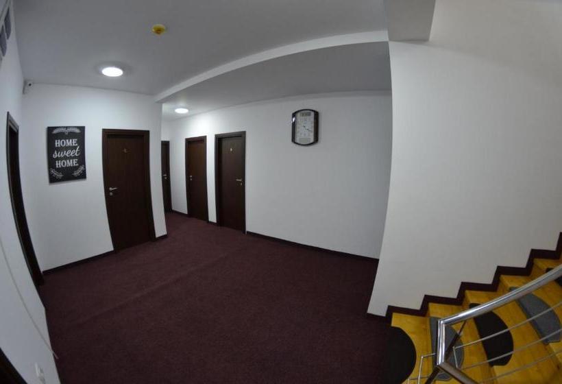 膳宿费 Razvan Holiday