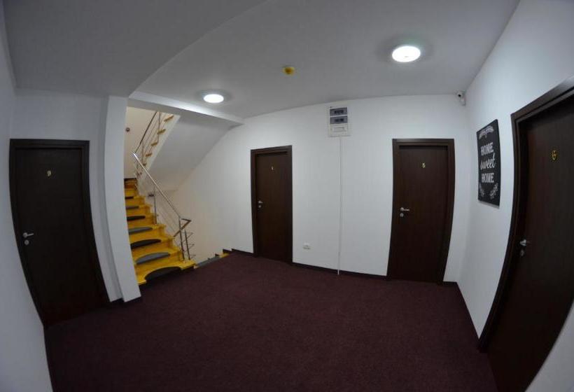 膳宿费 Razvan Holiday