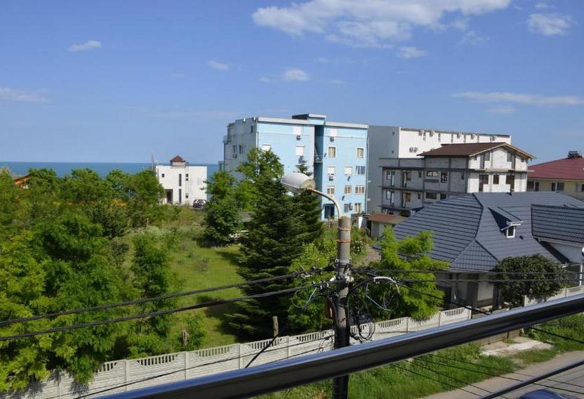 膳宿费 Razvan Holiday