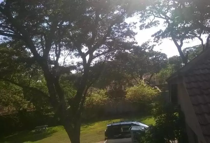 پانسیون Tinotenda Cottage