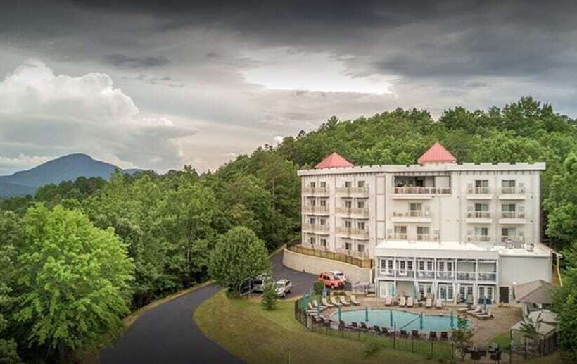 Valhalla Resort