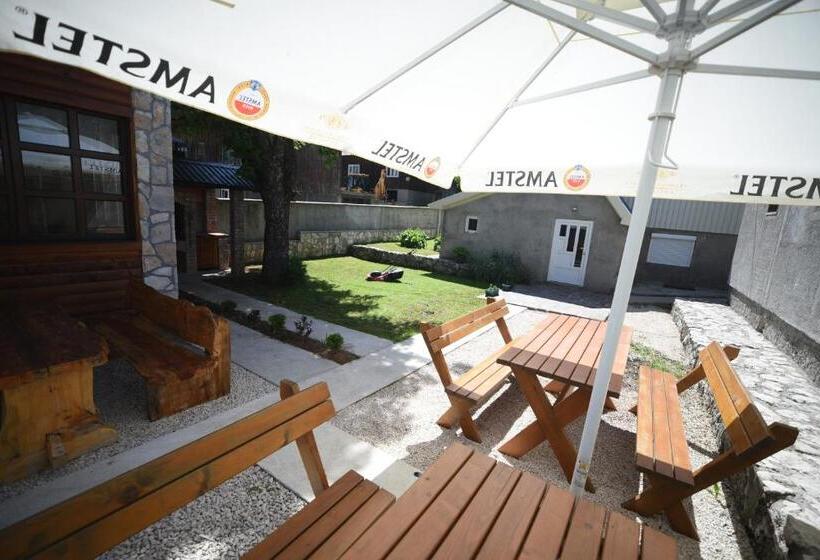 پانسیون Cabarkapa Guesthouse