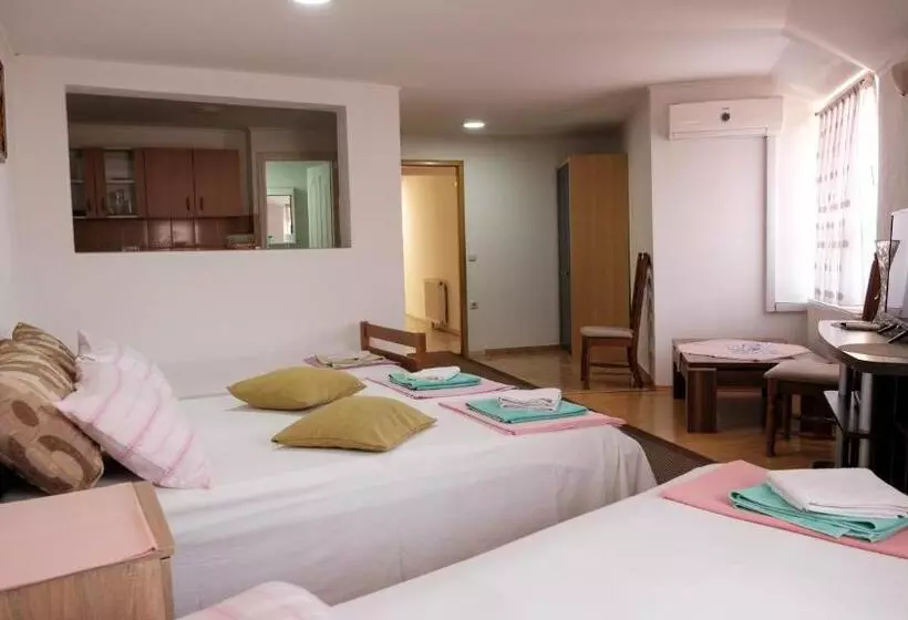 پانسیون Guesthouse Ines