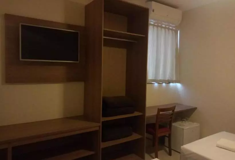 Majatalo Hospeda Marília