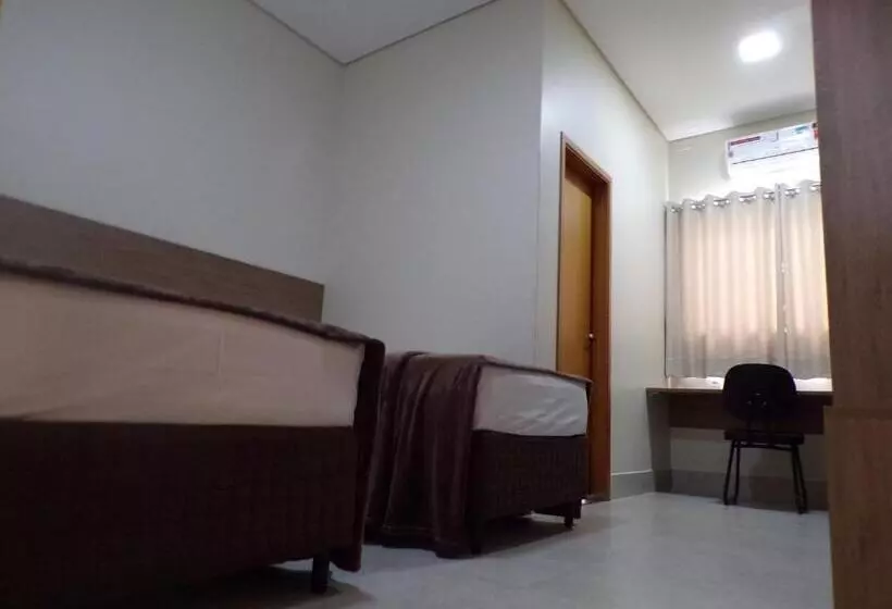 Majatalo Hospeda Marília