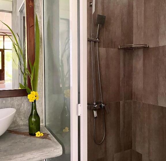 بنسيون The Dale Mirissa