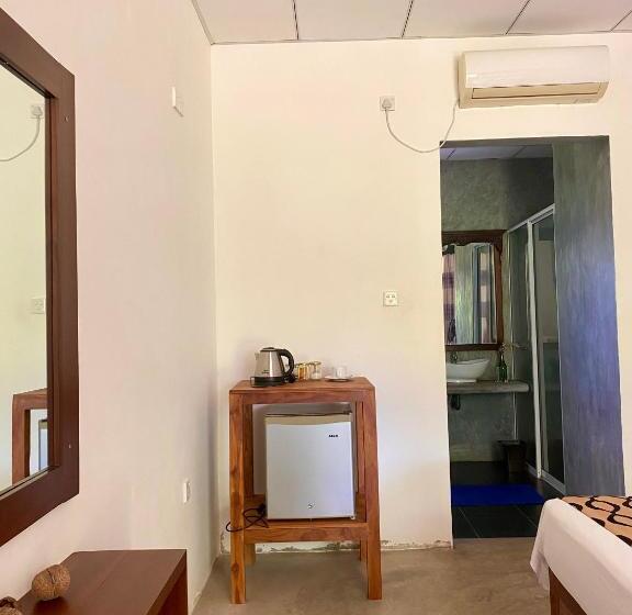 بنسيون The Dale Mirissa