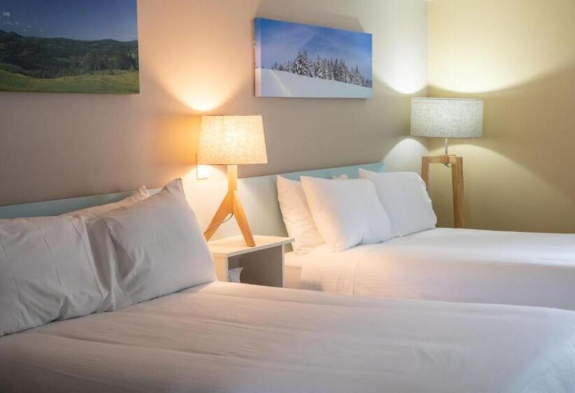 Общежитие Clear River Inn And Tavern