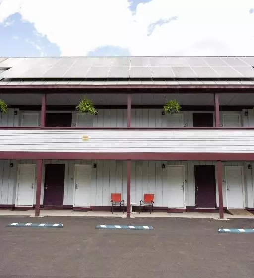 Retkeilymaja Clear River Inn And Tavern