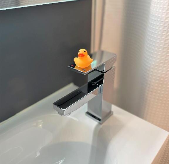 Общежитие Clear River Inn And Tavern