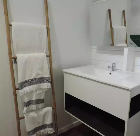 Majatalo Chez Rustine Et Pompette