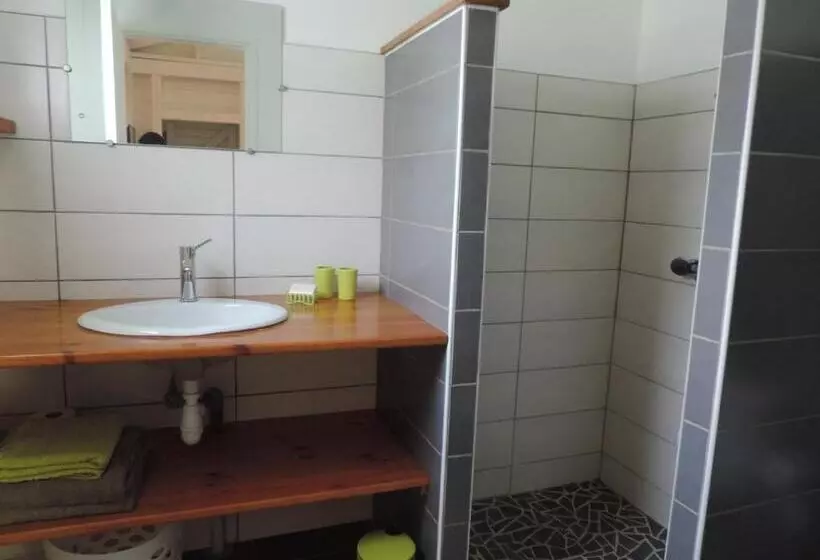 Majatalo Chez Rustine Et Pompette