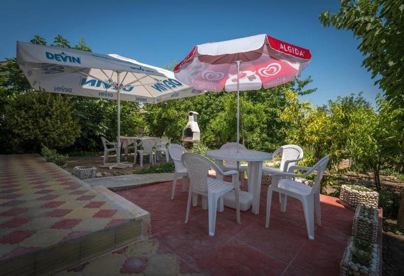 פנסיון Guest House Sun