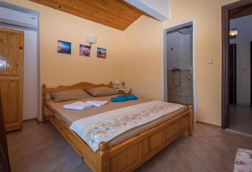 פנסיון Guest House Sun