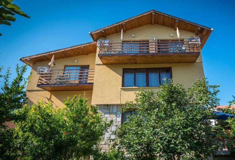 פנסיון Guest House Sun