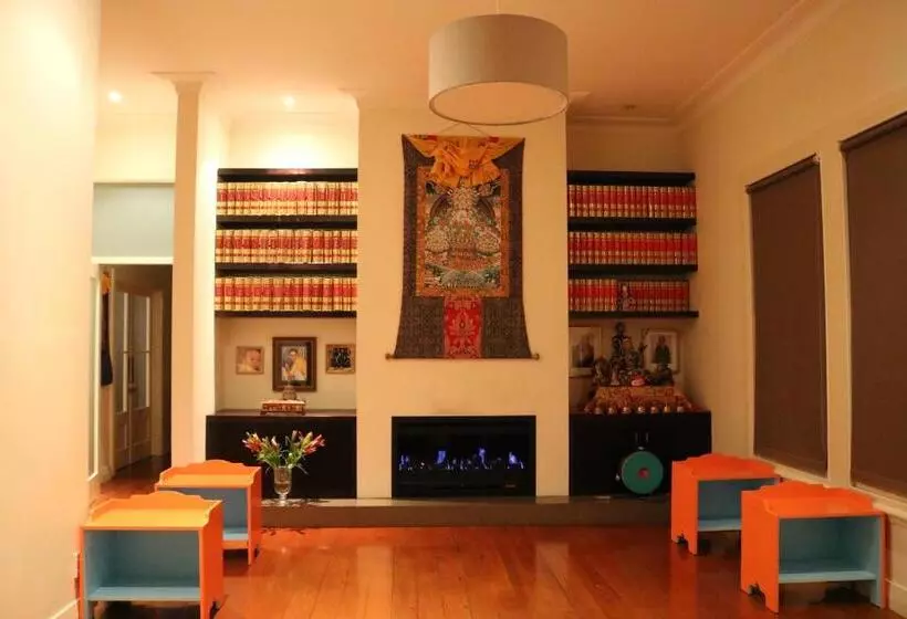 ペンション Nyima Tashi Buddhist Centre