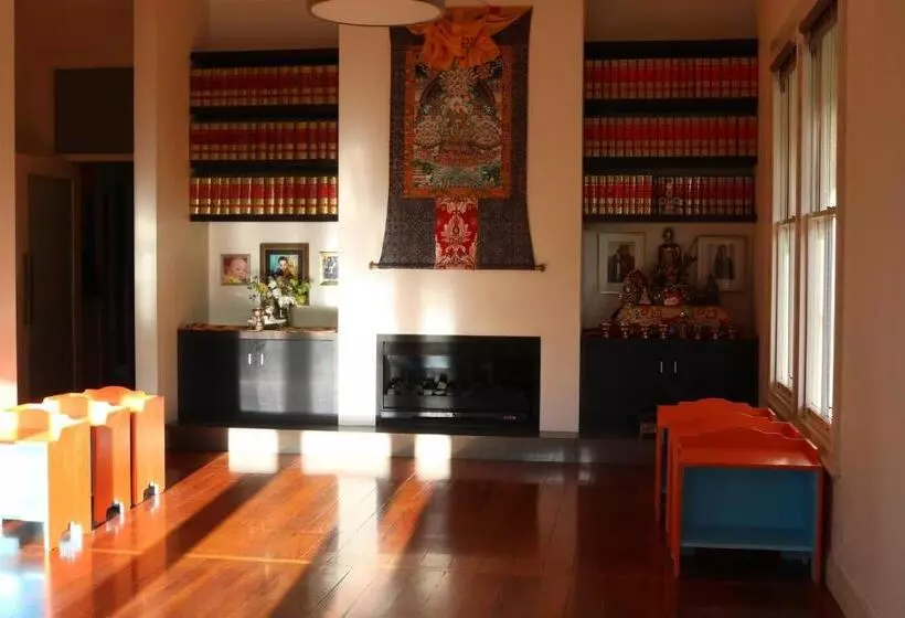 ペンション Nyima Tashi Buddhist Centre