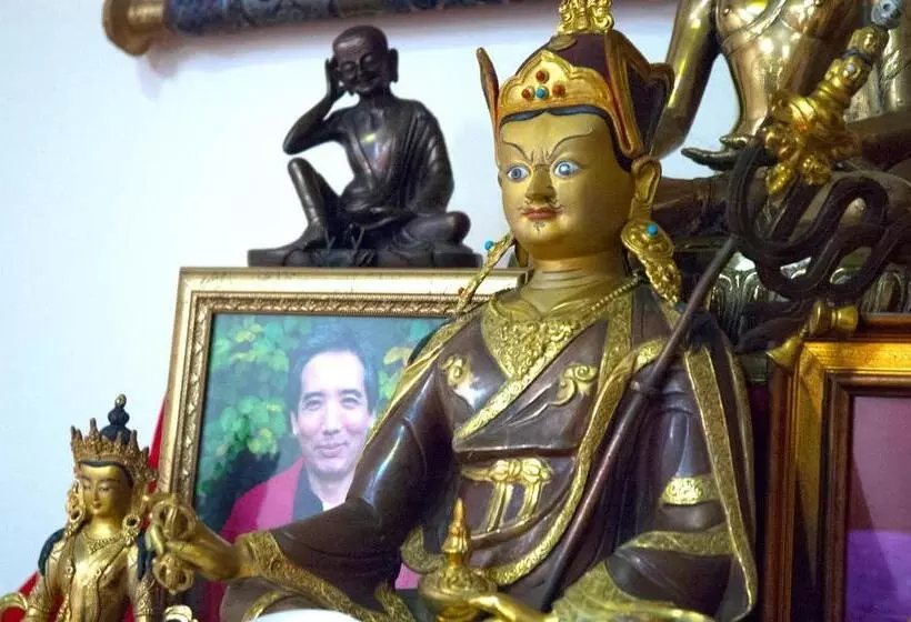 ペンション Nyima Tashi Buddhist Centre