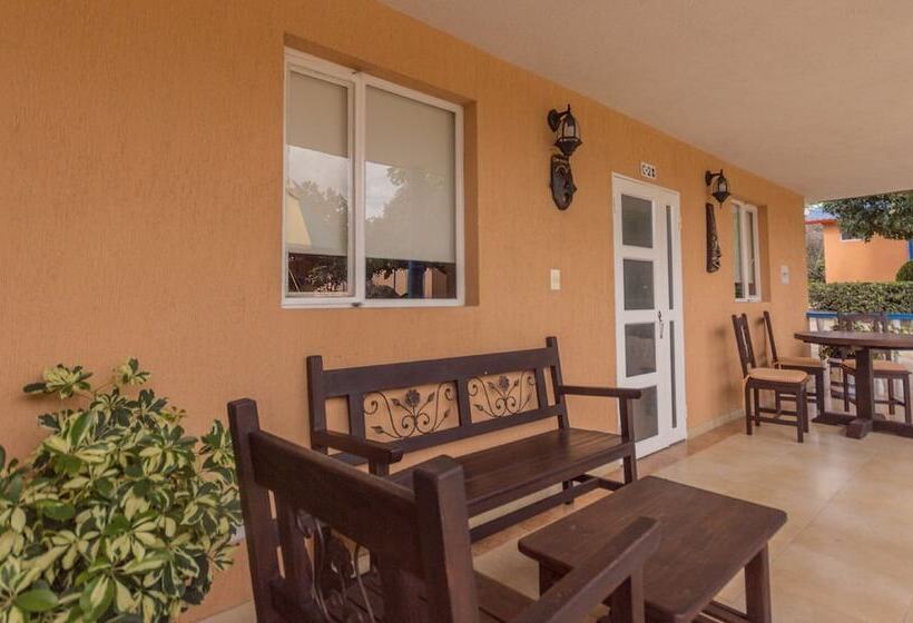 Отель Chinauta Real