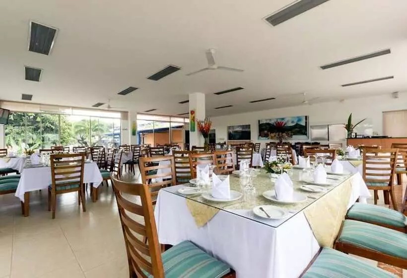 ホテル Chinauta Real