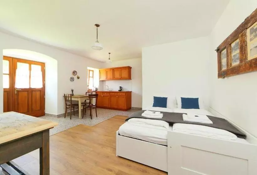 ペンション Arácsi Vendégház