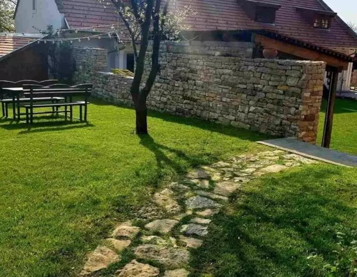 ペンション Arácsi Vendégház