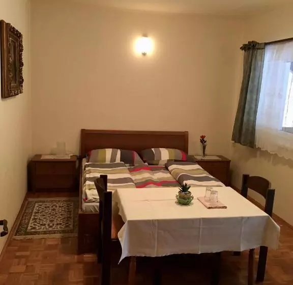 پانسیون Guest House Atelšek