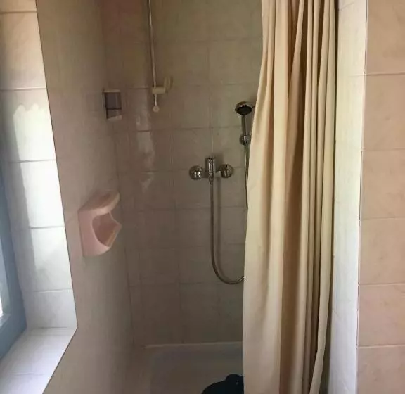 پانسیون Guest House Atelšek