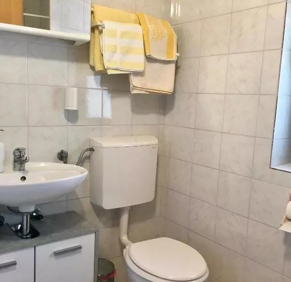 پانسیون Guest House Atelšek