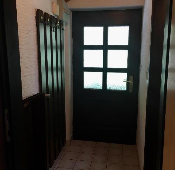 پانسیون Guest House Atelšek