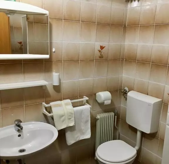 پانسیون Guest House Atelšek