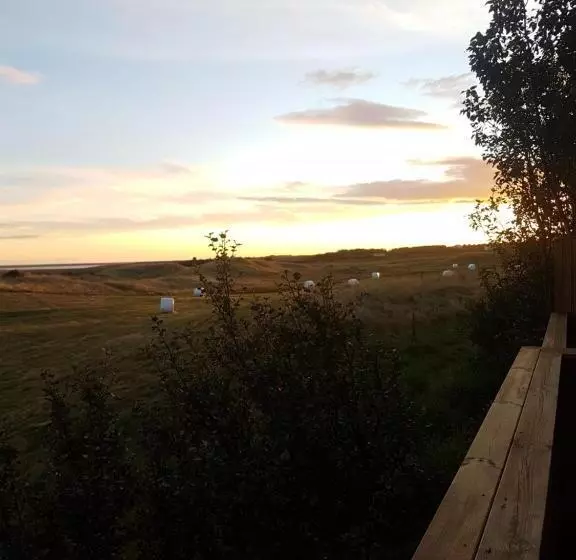 پانسیون Hellatún Guest House!