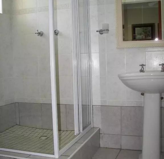 Majatalo Hubertha Guest House