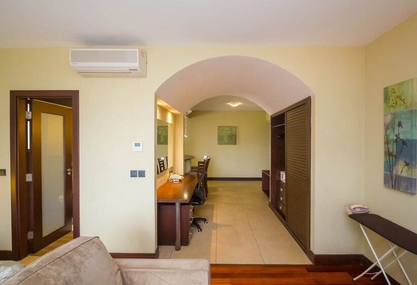 Taarifa Suites By Dunhill Serviced Apartments