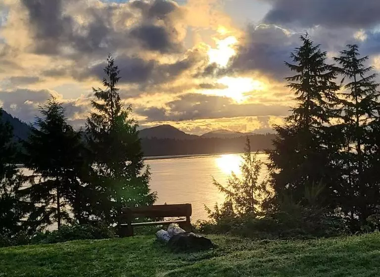 Retkeilymaja Meares Vista Inn