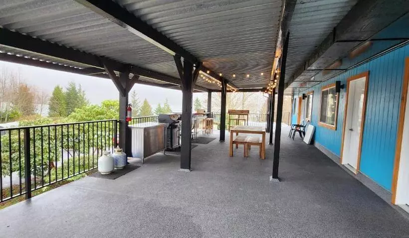 Retkeilymaja Meares Vista Inn