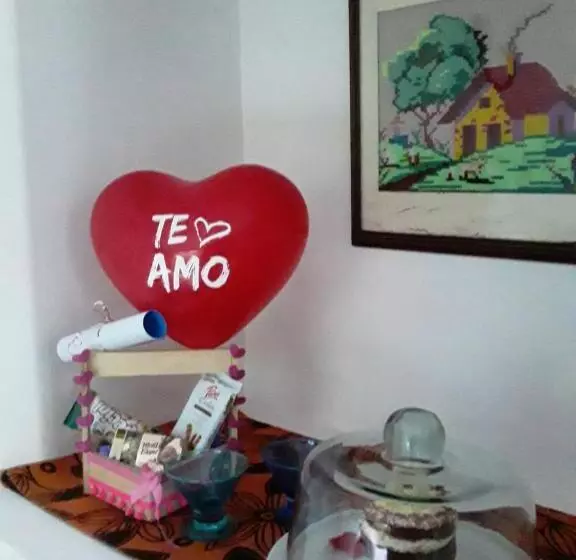 ペンション Hostal Casa Artvelez