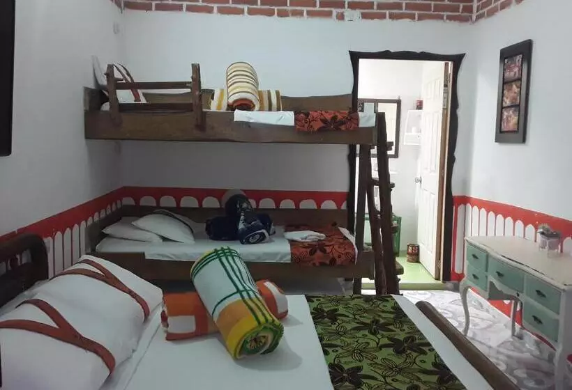 ペンション Hostal Casa Artvelez