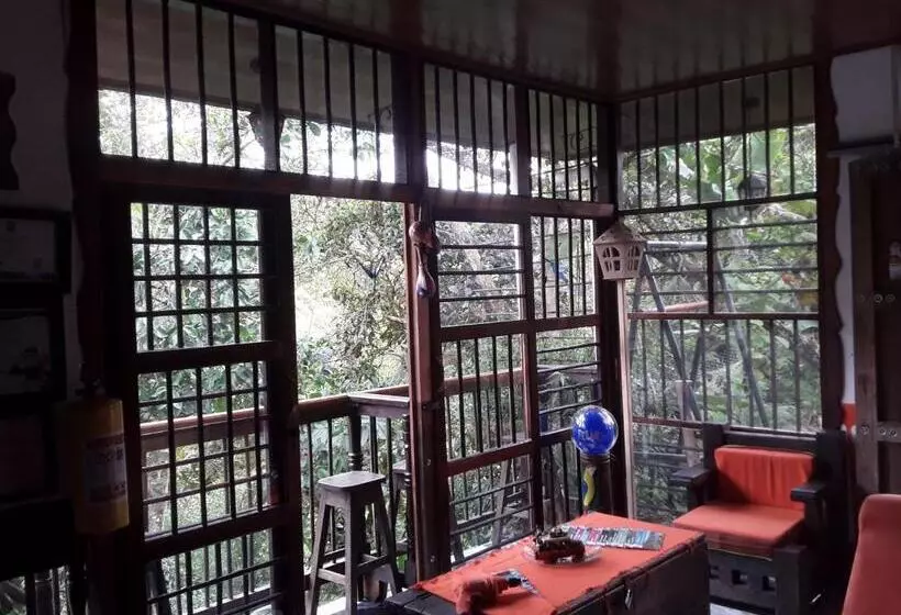 ペンション Hostal Casa Artvelez