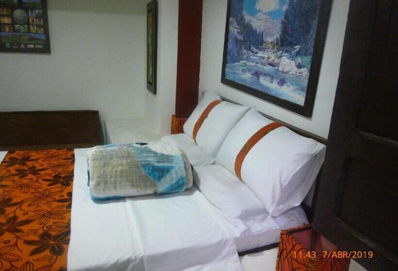 펜션 Hostal Casa Artvelez