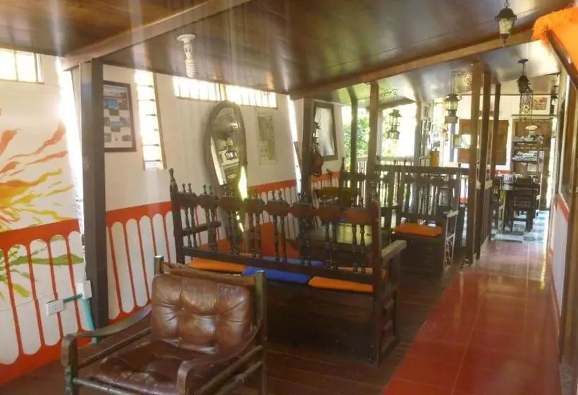 ペンション Hostal Casa Artvelez