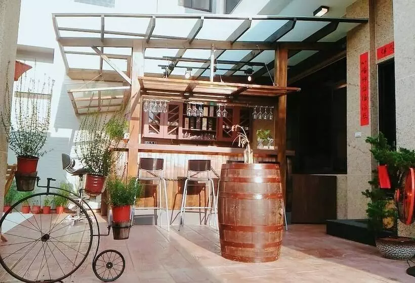 پانسیون He Tian B&b   Cafe & Bar