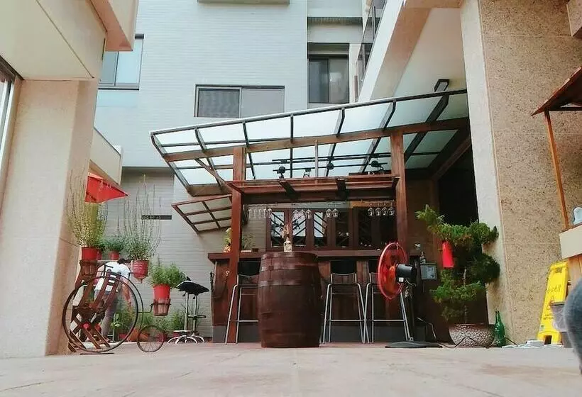 پانسیون He Tian B&b   Cafe & Bar