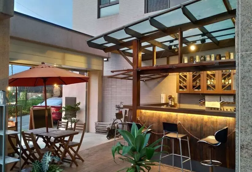 پانسیون He Tian B&b   Cafe & Bar