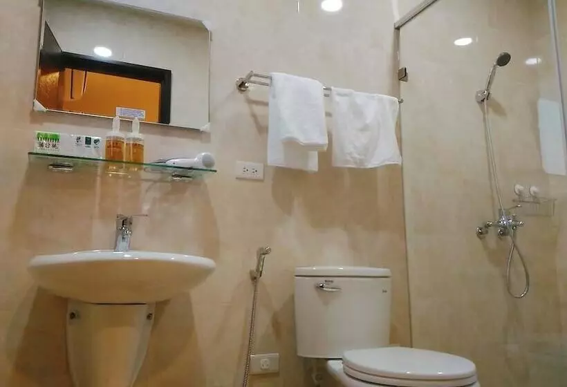 پانسیون He Tian B&b   Cafe & Bar
