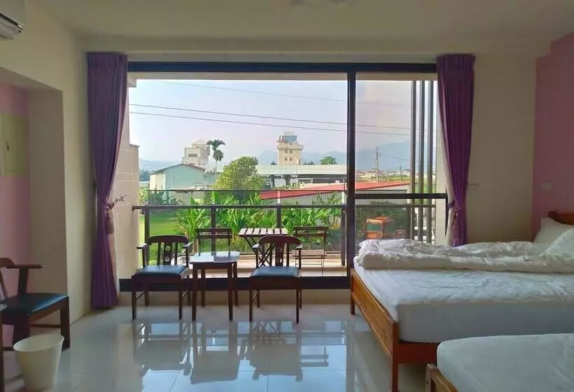 پانسیون He Tian B&b   Cafe & Bar