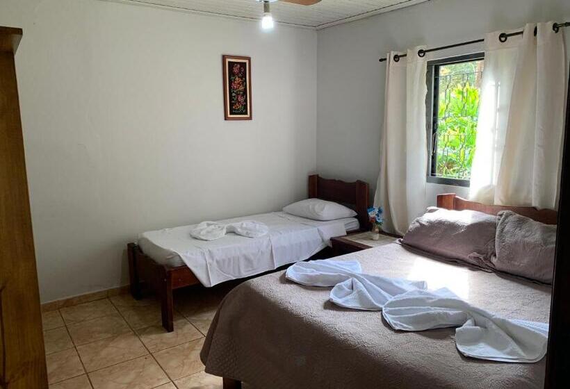 بنسيون Vila Jacaré